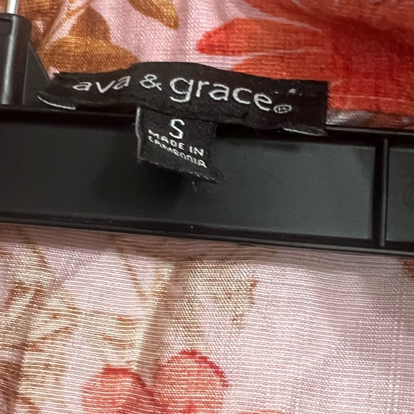 Ava & Grace Floral Dress - Picture 3 of 4